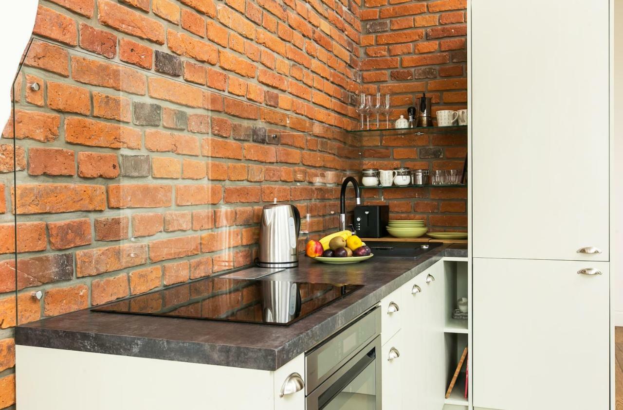 Old Town Brigue Apartment By Otium Krasków Exterior foto