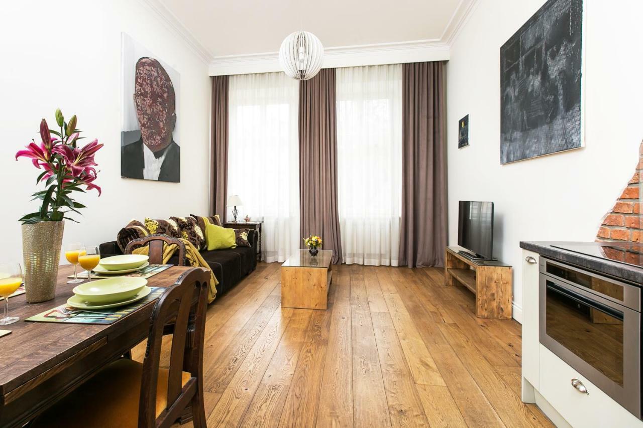 Old Town Brigue Apartment By Otium Krasków Exterior foto