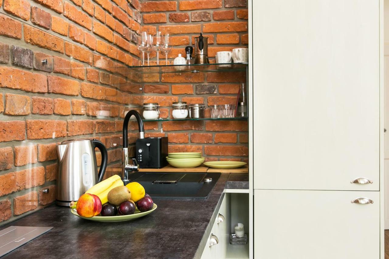 Old Town Brigue Apartment By Otium Krasków Exterior foto
