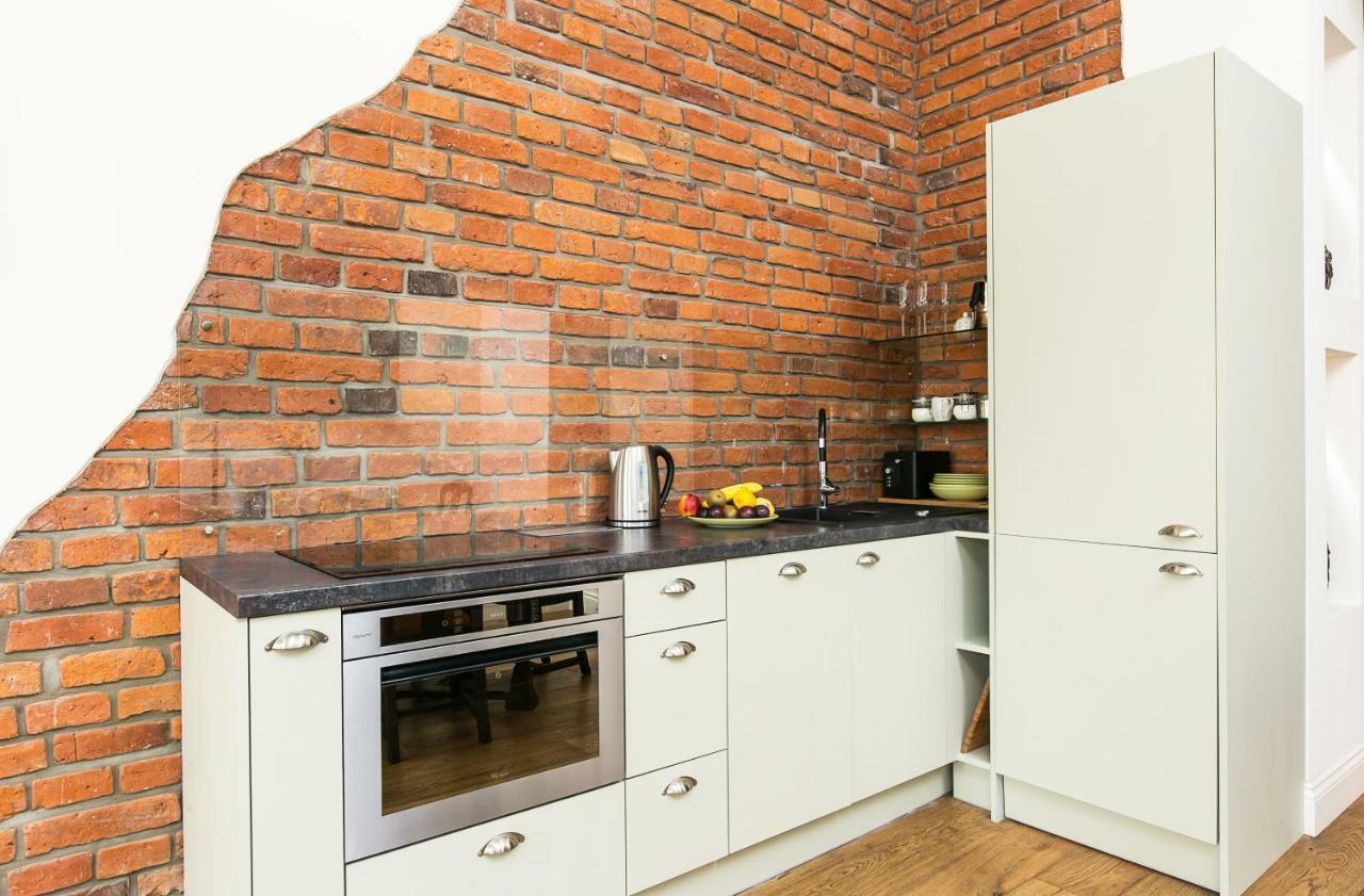 Old Town Brigue Apartment By Otium Krasków Exterior foto