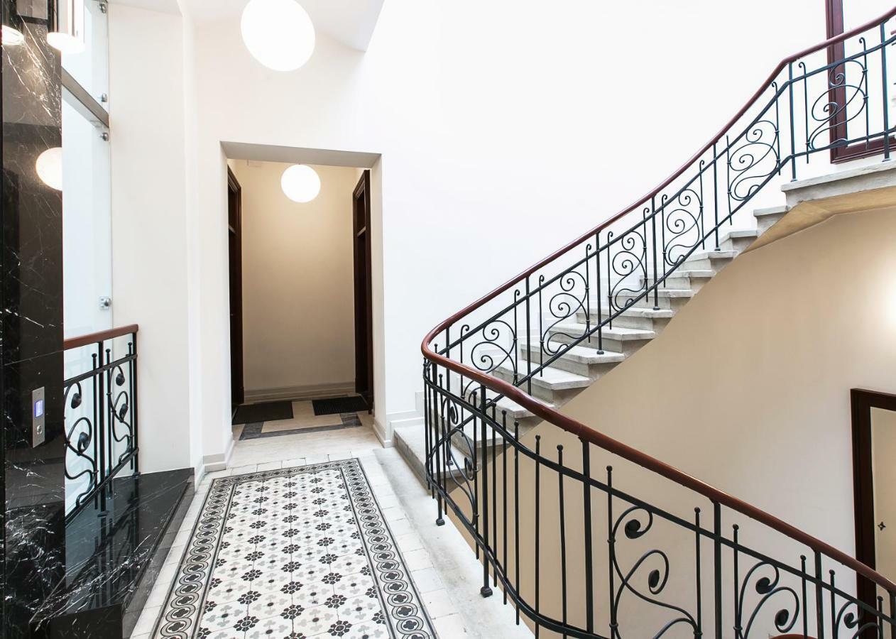 Old Town Brigue Apartment By Otium Krasków Exterior foto